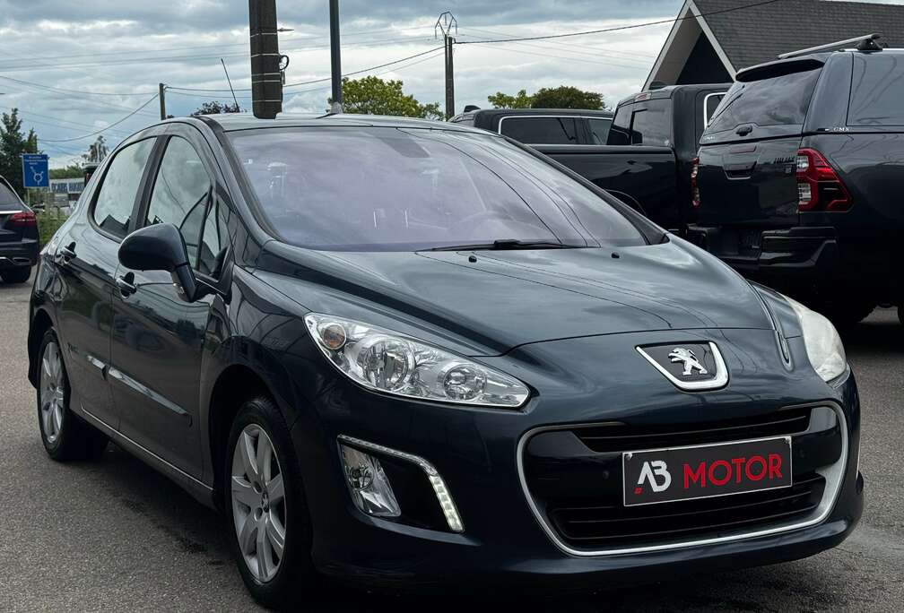 Peugeot 308 1.6 HDi Premium Pack UNIQUEMENT EXPORT/MARCHAND SANS GARANTIE
