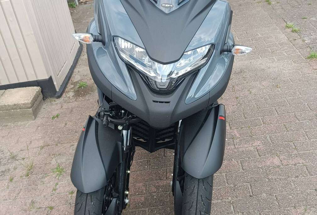 300