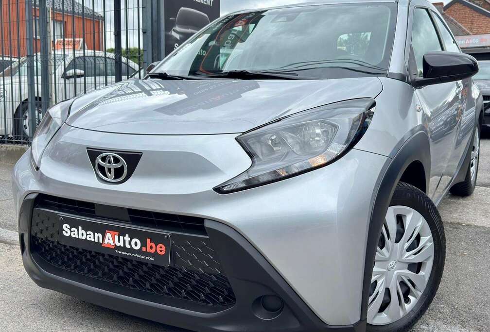Toyota Aygo X 1.0i VVT-i X ° NAVI ° CARPLAY ° CAMERA ° AIRCO ° GARANTI TOYOTA !