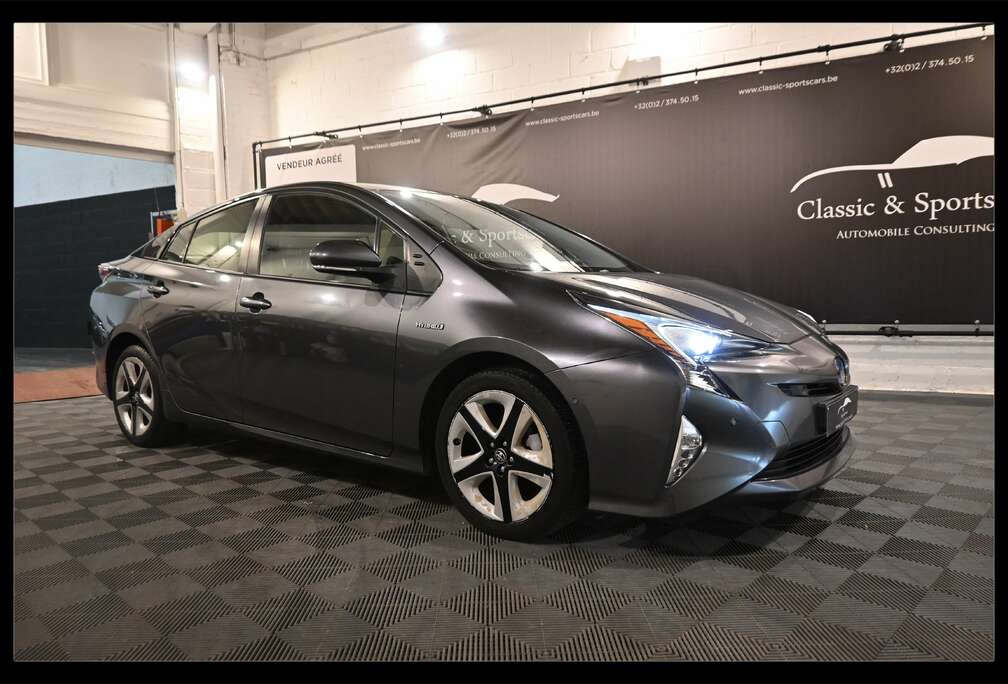 Toyota Prius PHEV 1.8i VVT-i / CAMERA / DISTRONIC / NAVI