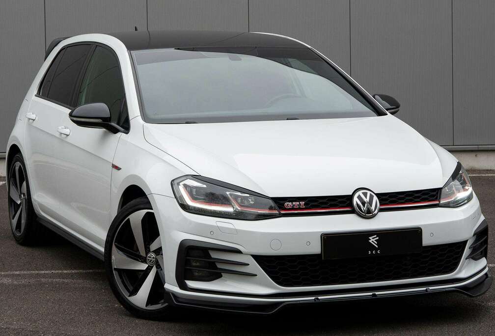 Volkswagen DSG Performance LICHTEVRACHT/VIRTUAL/CAMERA/ACC