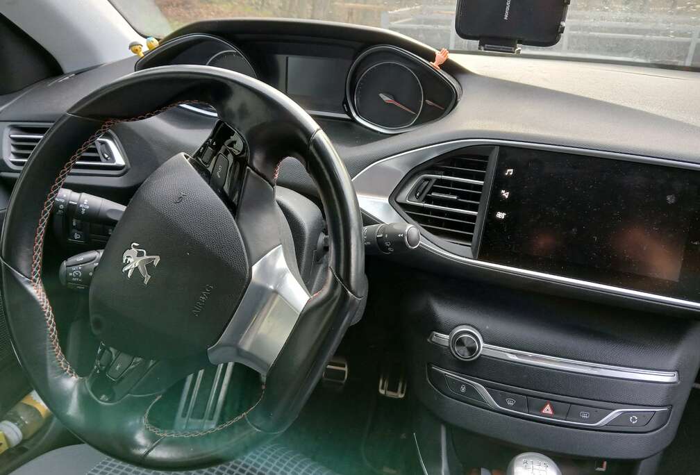 Peugeot 308 SW 1.2 PureTech Active (EU6.3)