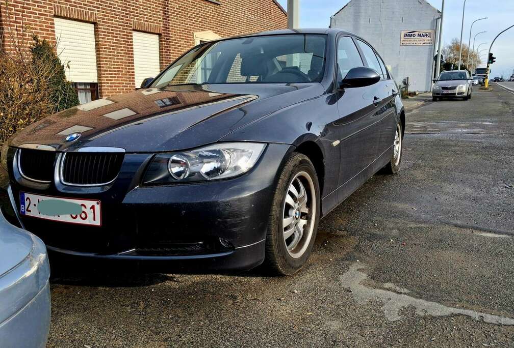 BMW 320i