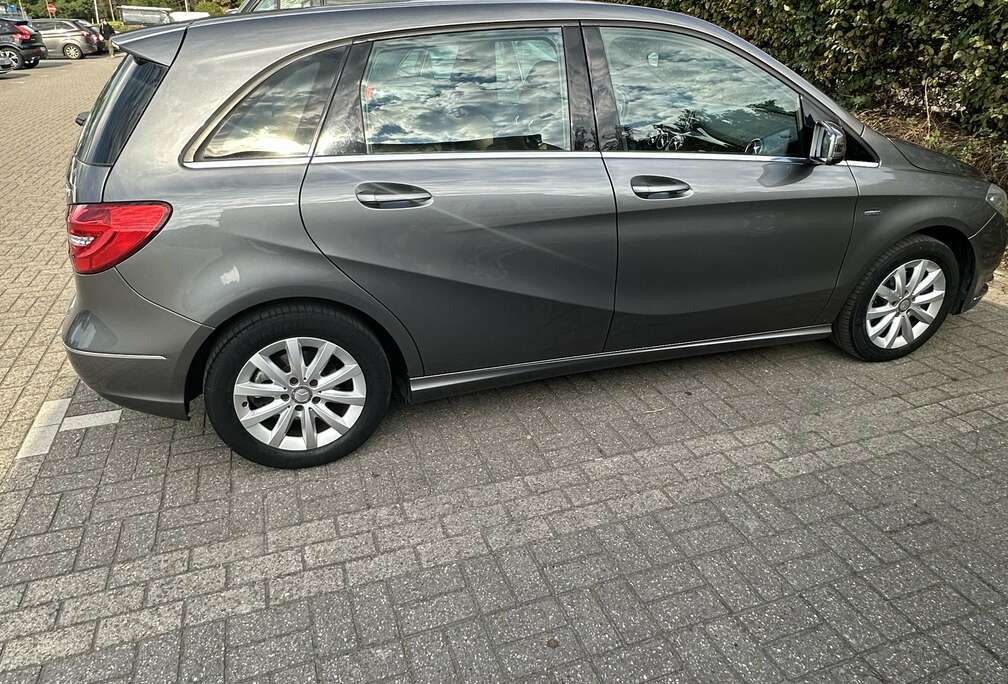 Mercedes-Benz CDI BlueEFFICIENCY Edition 1 blanco gekeurd