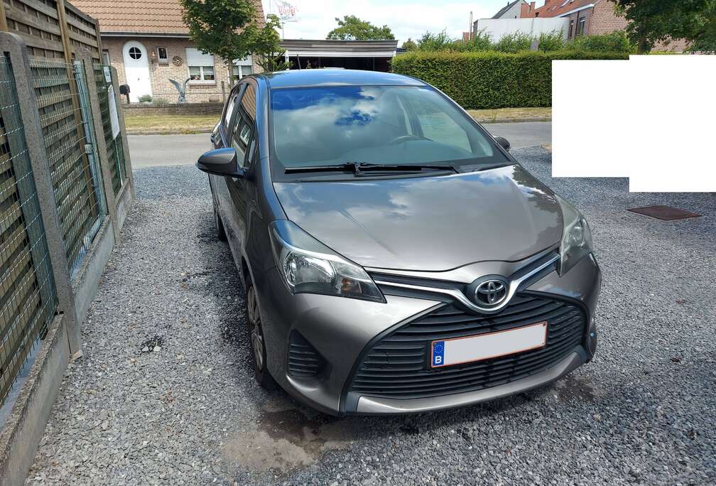 Toyota Yaris 1.0i VVT-i Active and pack Live 2