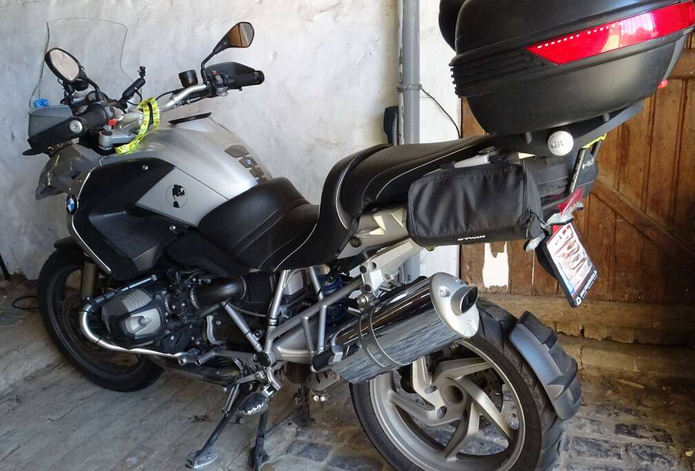 BMW DOHC 110 CV de 2012 + Equipement