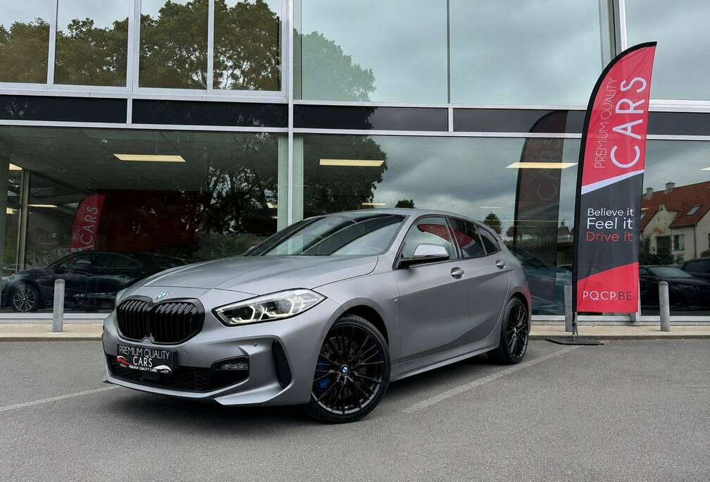 BMW M PACK / MAT GRIJS / PANO / SFEERVERLICHTING / CARPLAY / ZETELVERWARMING /