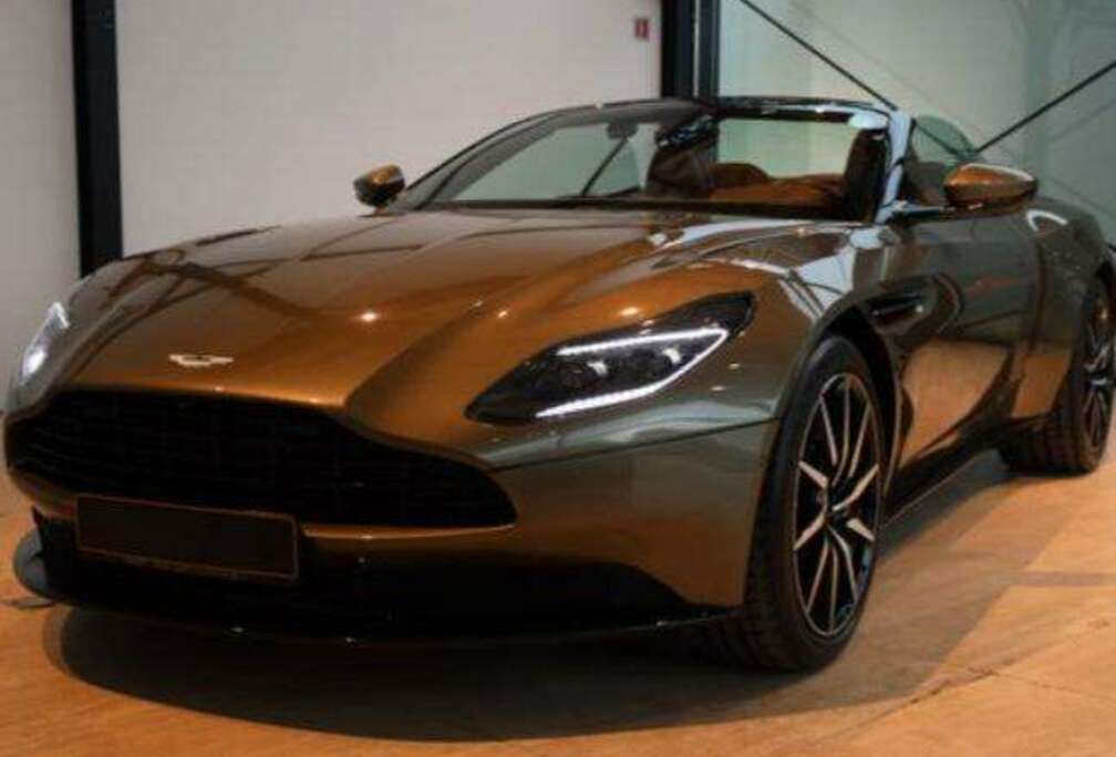 Aston Martin v8 Volante