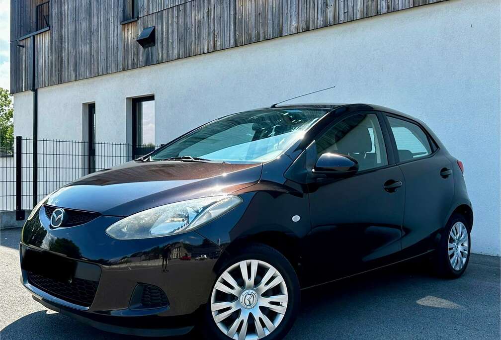 Mazda 2 1.3i Active Garantie 12 mois prêt à immatriculer