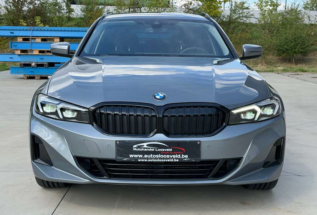 BMW dA Touring xDrive Euro 6ef / CARPLAY / FULL LED / NIEUWSTAAT