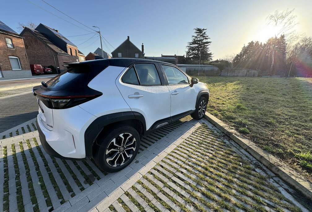 Toyota Yaris Cross Hybrid 1.5i VVT-i Dynamic Plus Bi-Tone E-CVT