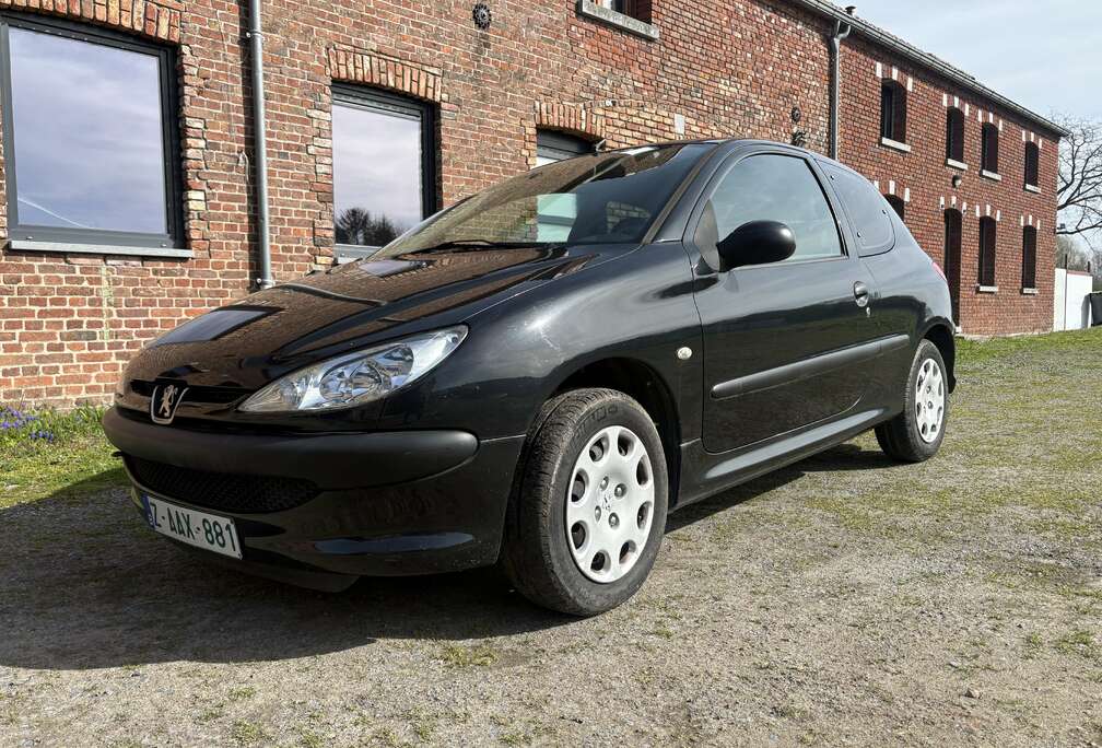 Peugeot 1.4i -1 ère propriétaire- garantie 12 mois