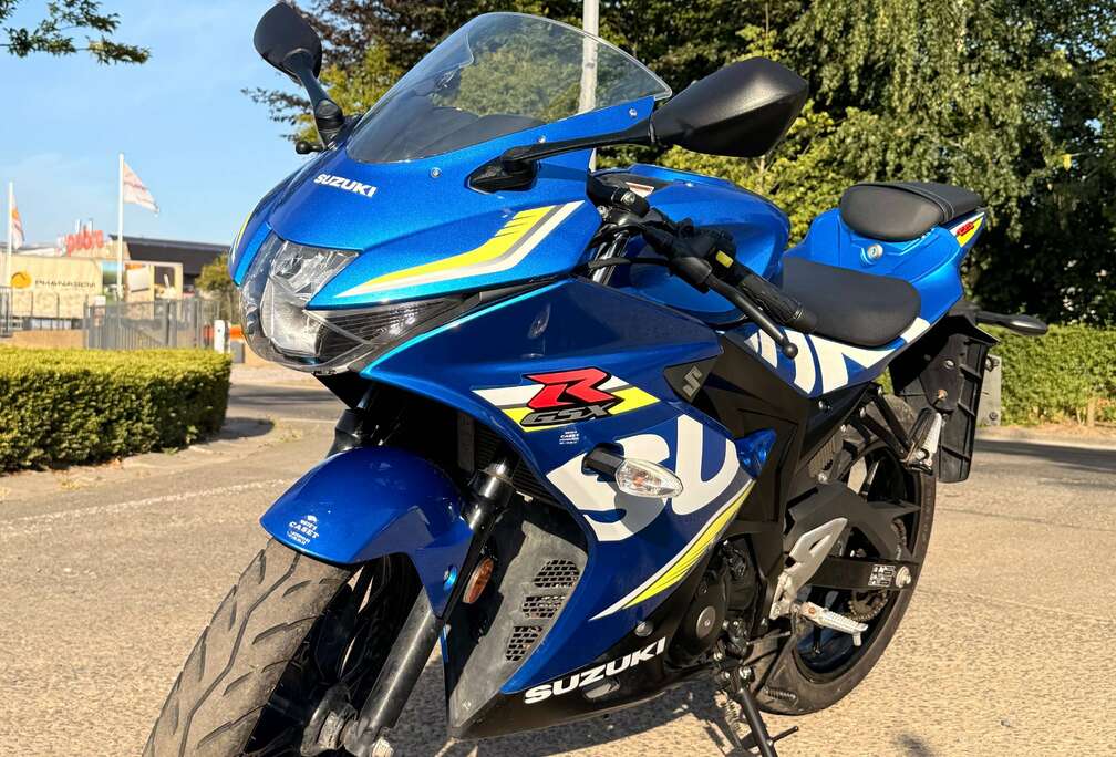Suzuki Metalic Triton Blue