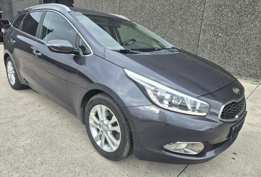 Kia 1.6 CRDi Sense//CAMERA/KIT PNEU/MARCHAND OU EXPORT