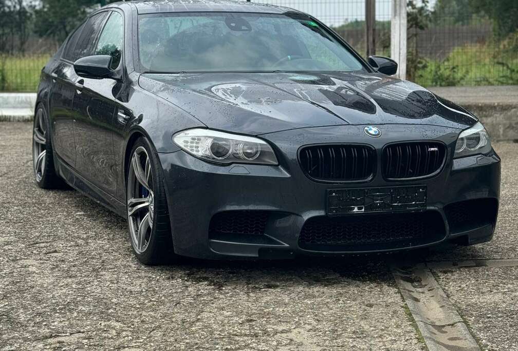 BMW 4.4 V8 DKG