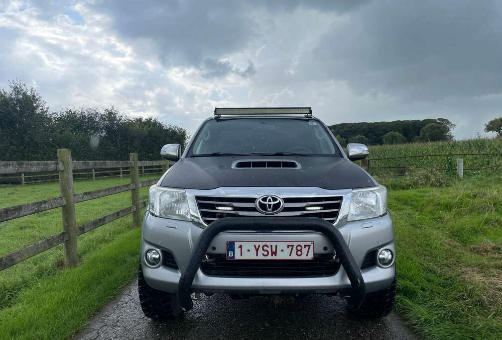 Toyota HiLux 4x4 Extra Cab DPF