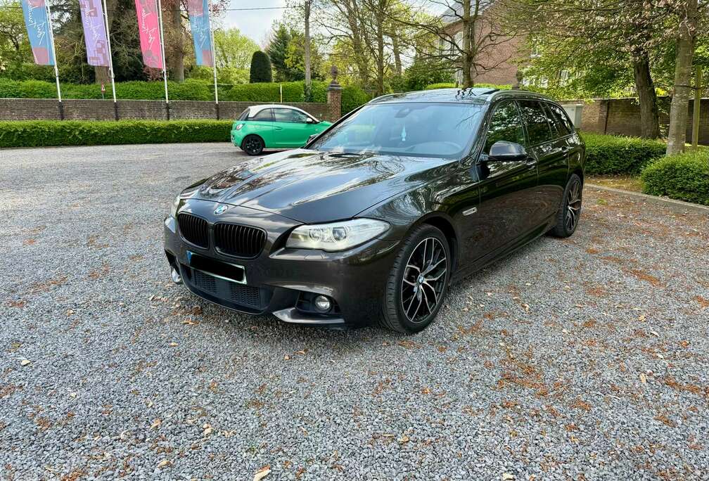 BMW 520dAS M-pack LED HUD PANO Key-less Camera Euro6b