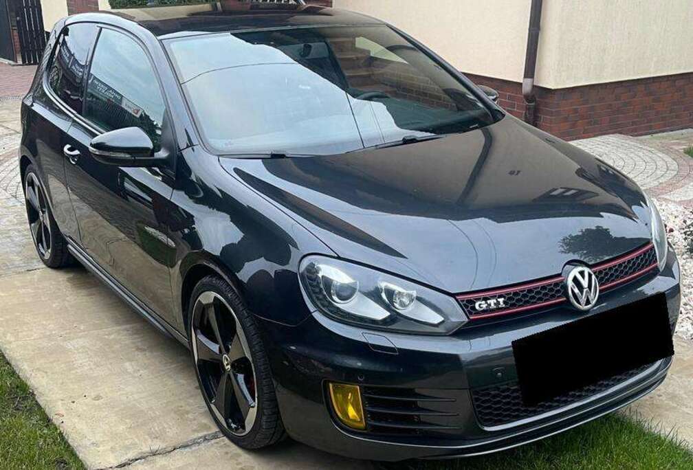 Volkswagen Golf 2.0 TSI