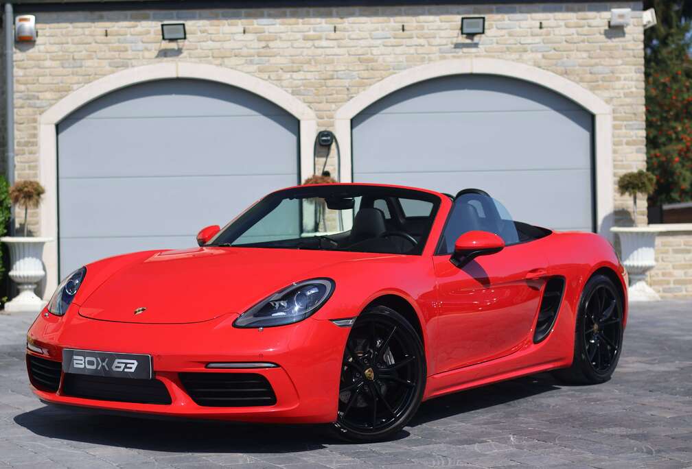 Porsche 718 Boxster *Manual *BOSE *14 Way seats *Camera *Cooling seats *Drive assist