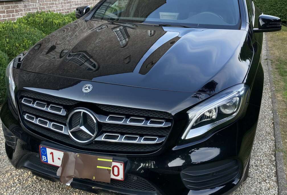 Mercedes-Benz GLA 180 7G-DCT AMG Line
