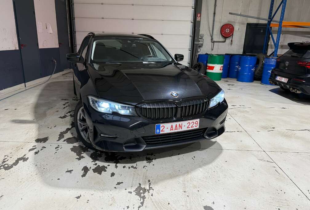 BMW 318i Touring Aut. Sport Line
