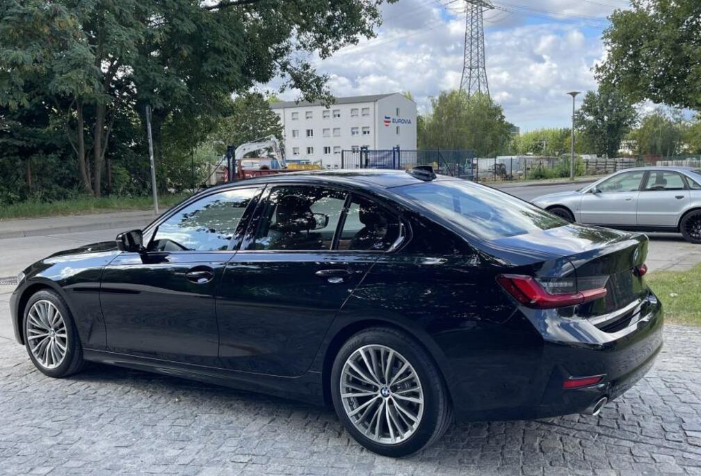 BMW Série 3 320d AUTOMATIQUE Sport Line ACC CAMÉRA
