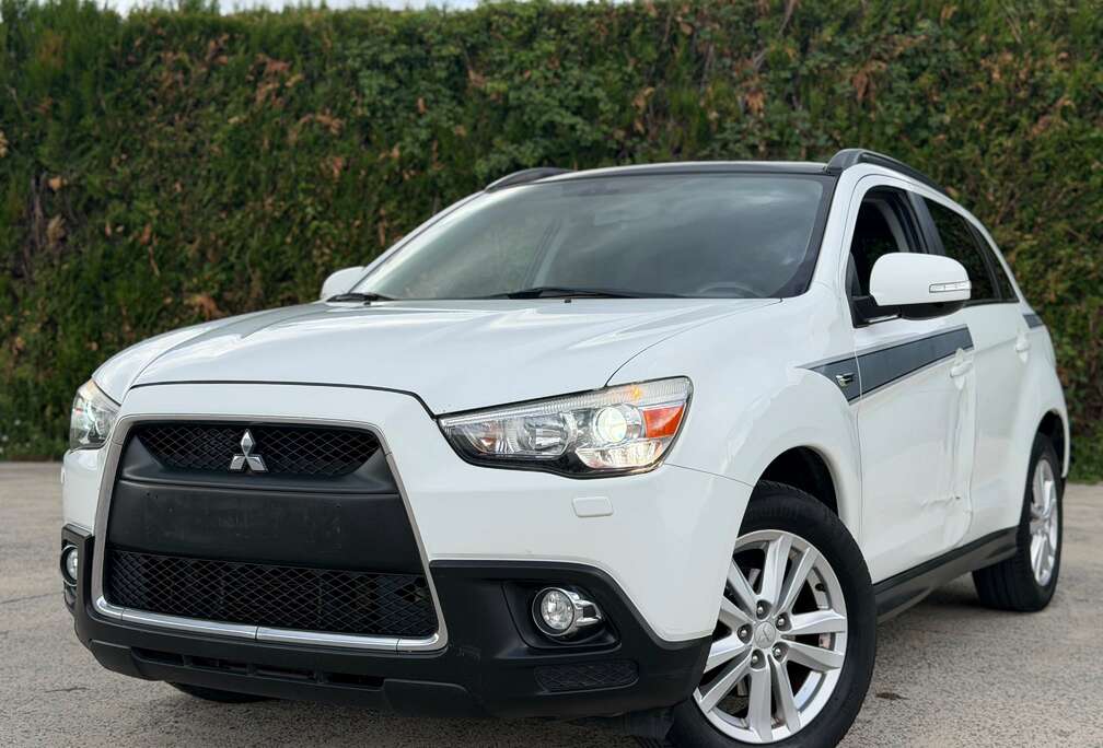 Mitsubishi 1.8 Di-D BI-XENON / AIR CO / TOIT PANO / CRUISE /