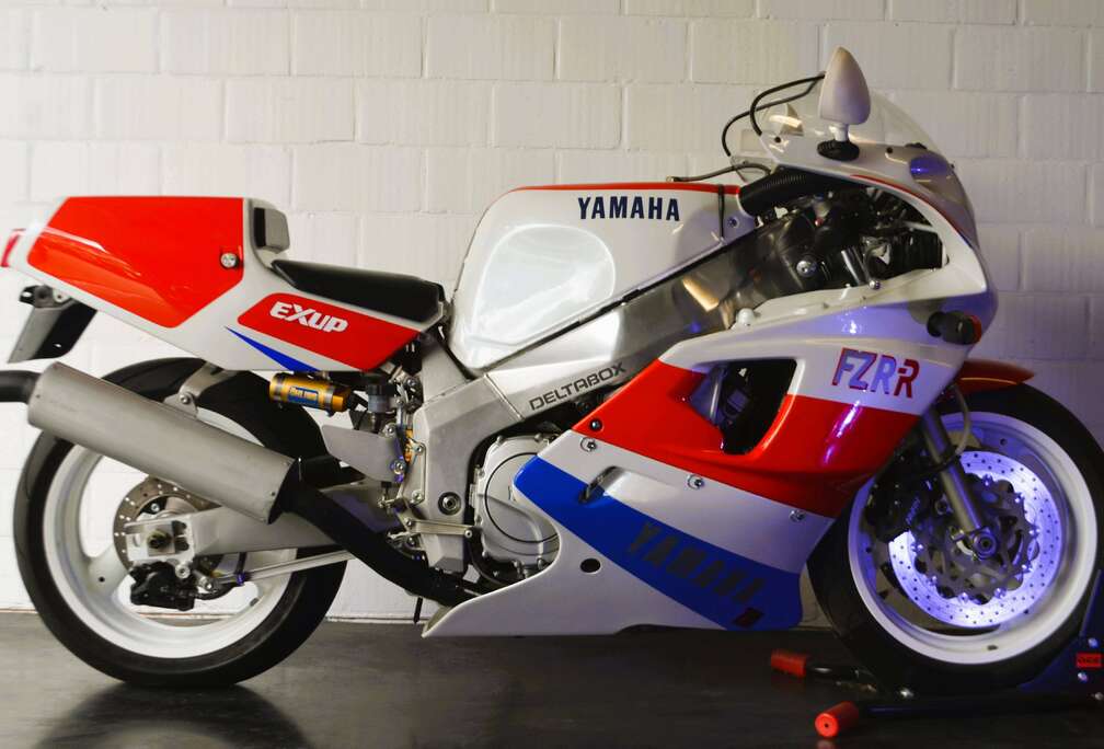 FZR -750R