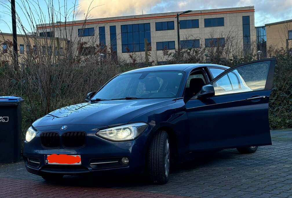 BMW 118i Sport Line Carplay Harman Kadron