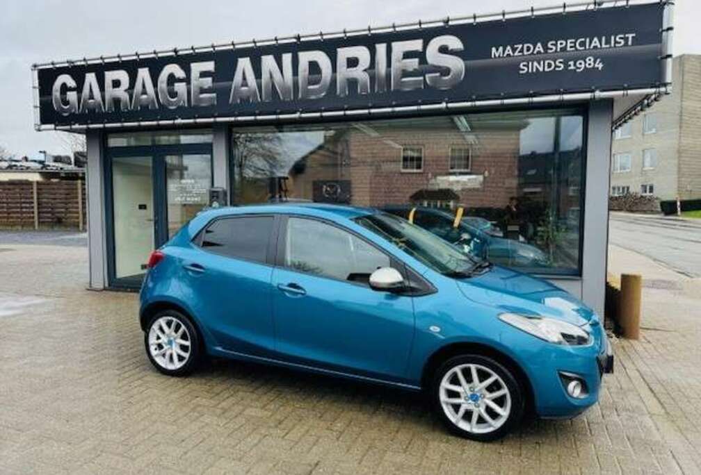 Mazda BENZINE / KENKO / NAVIGATIE / AIRCO / 2J WAARBORG