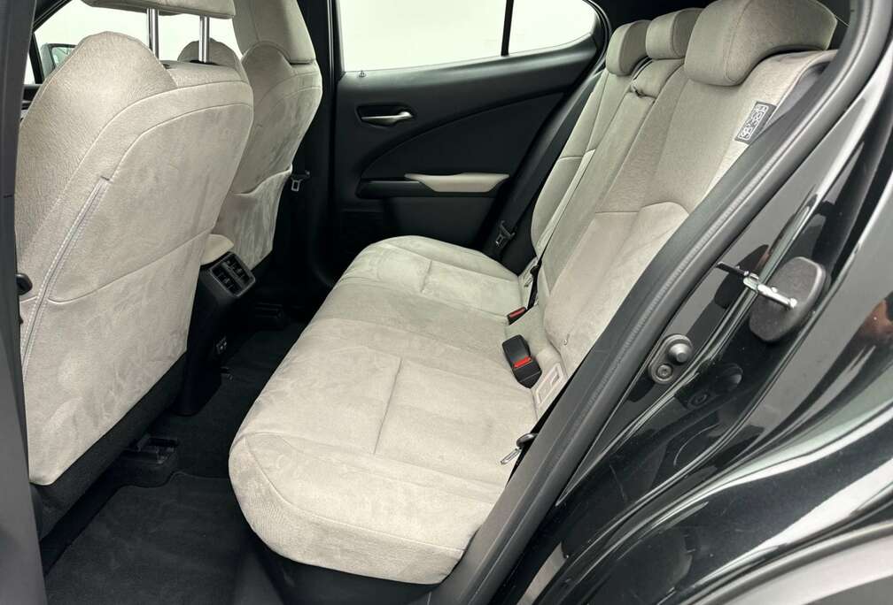 Lexus UX 250h 2.0i FWD Business Line