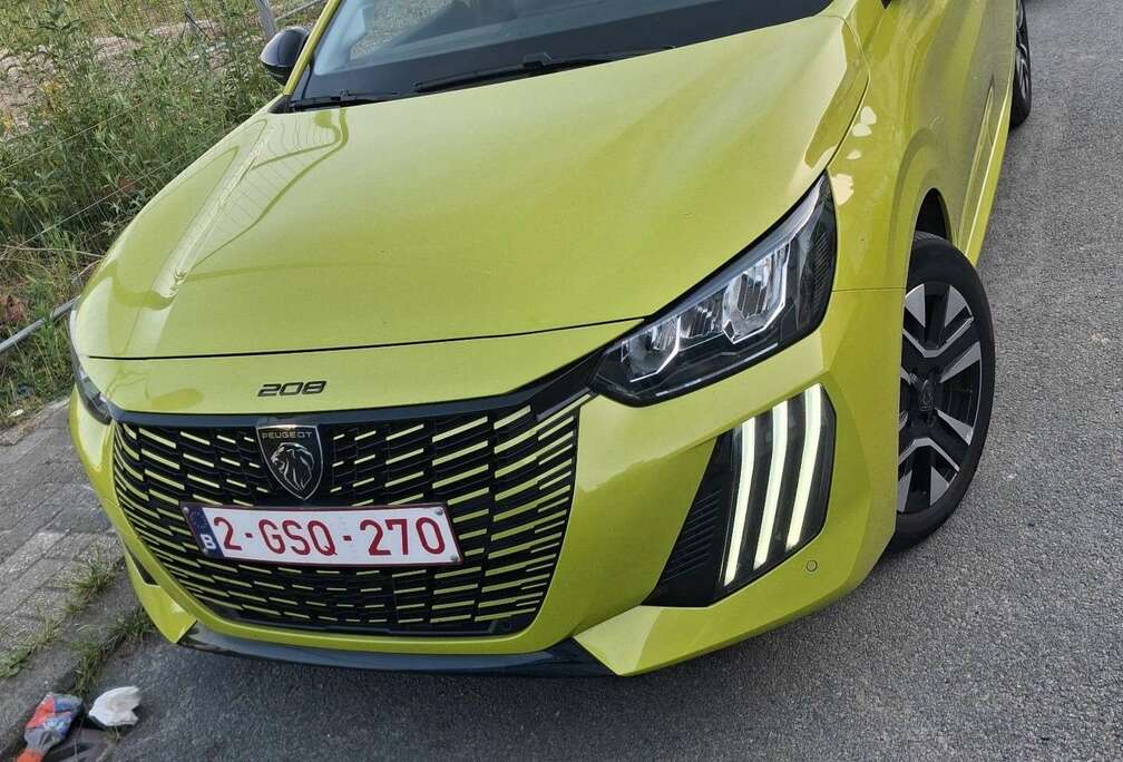 Peugeot 1.2i Hybrid Allure e-DCS