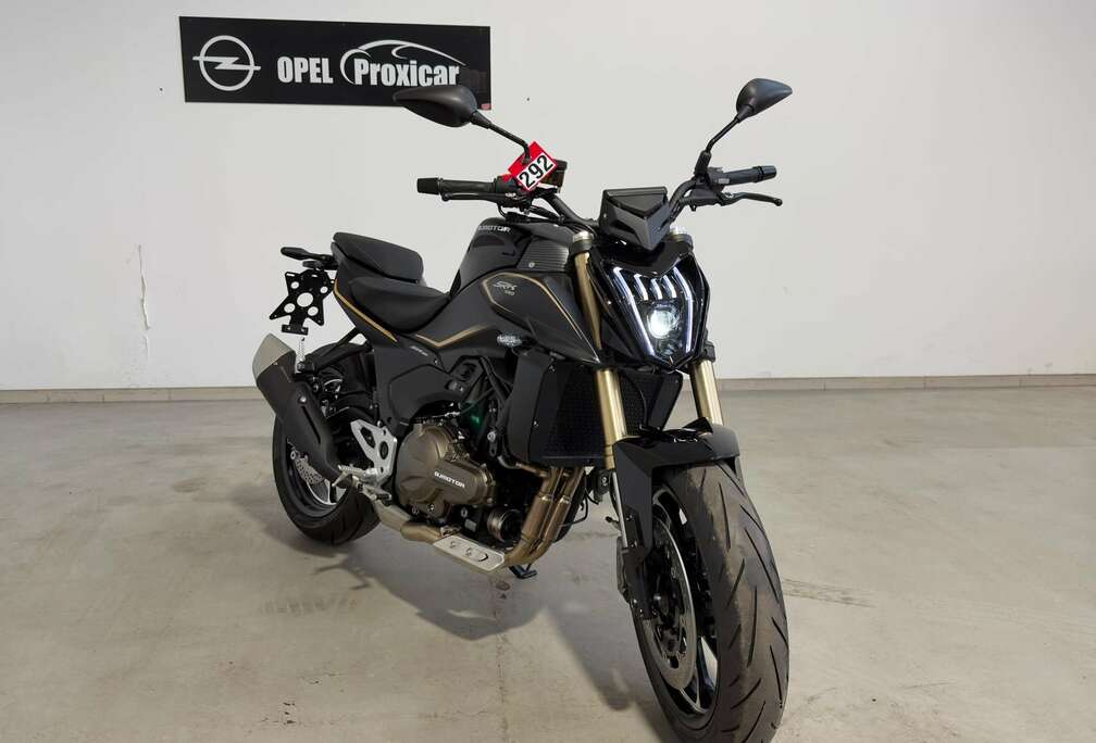 SRK 550 BLACK GOLD **MOTO NEUVE JAMAIS IMMAT**