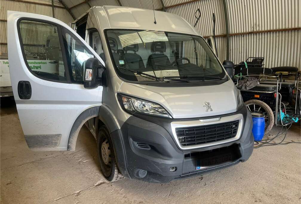 Peugeot 3.0 HDi L4 Pro