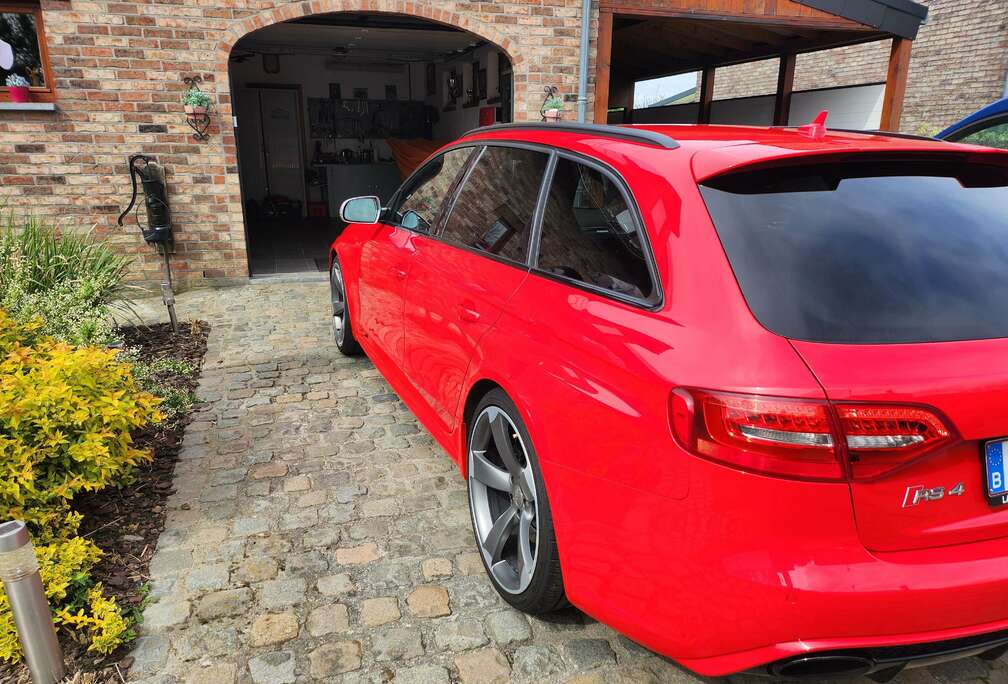 Audi 4.2+V8+FSI+Quattro+S+tronic