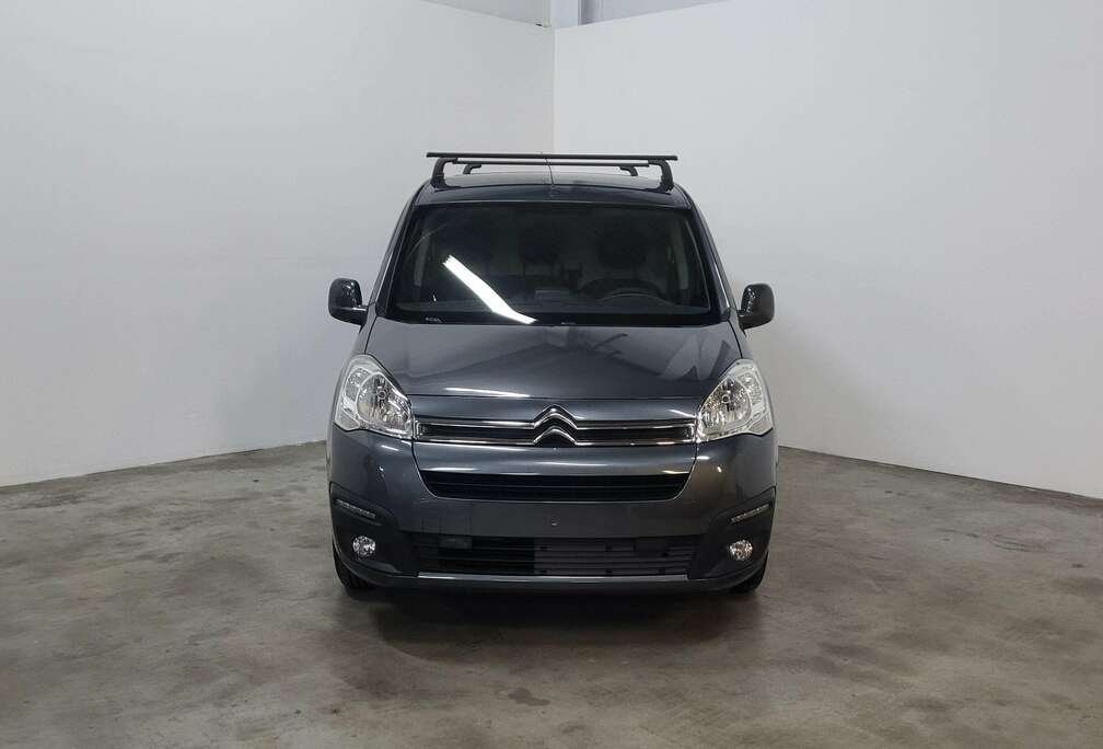 Citroen L1 1.6 HDi * CARPLAY * 3 PL. * RADAR ARR. *