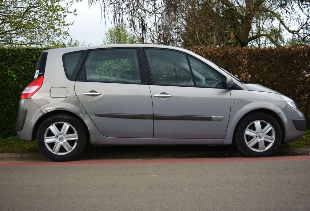 Renault Grand+Scenic+1.9+dCi+Luxe+Dynamique