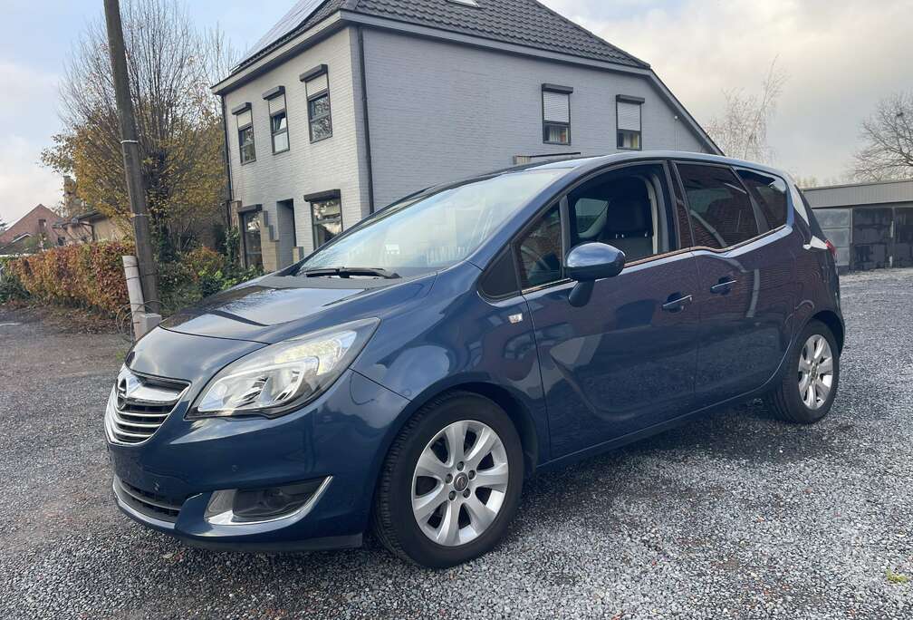 Opel 1.4i Benzine,Airco,Leder,Gps,Sensoren,60.000km.,