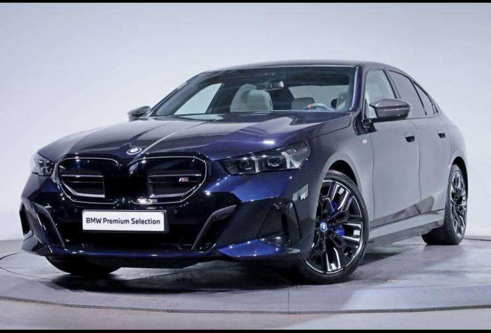 BMW M60 xDrive Berline Kit M Sport