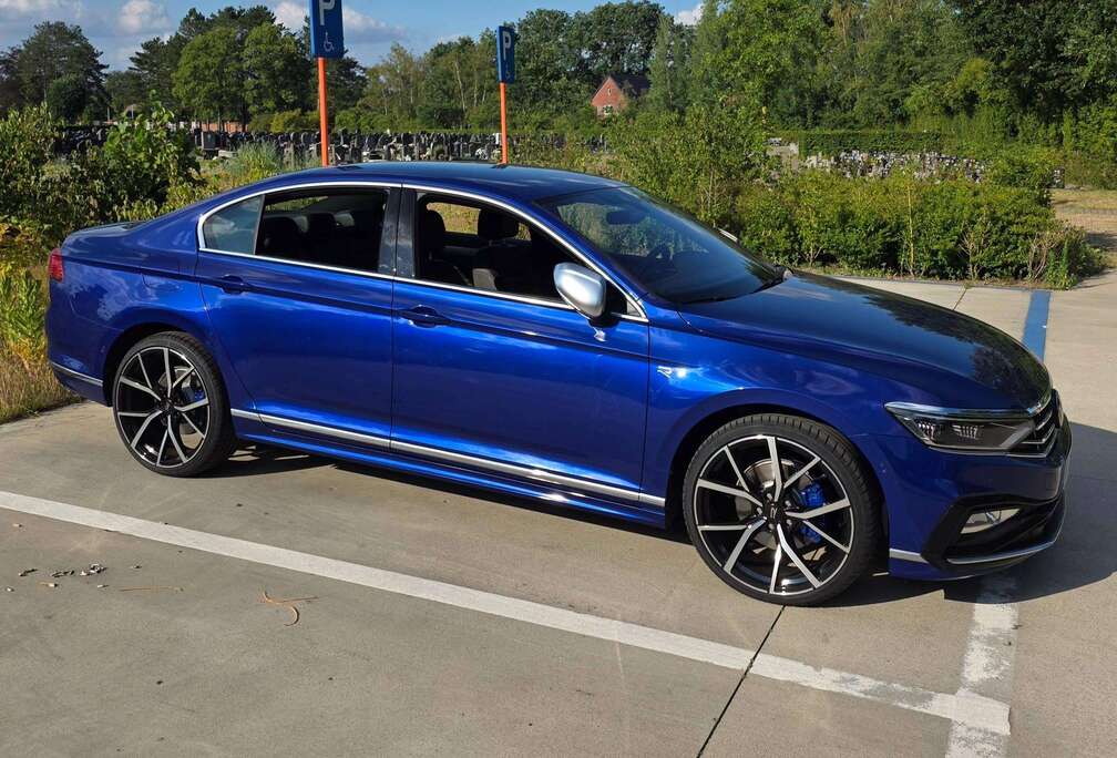 Volkswagen 1.5 TSI DSG r line zeldzame kleur ( lapiz bleu )