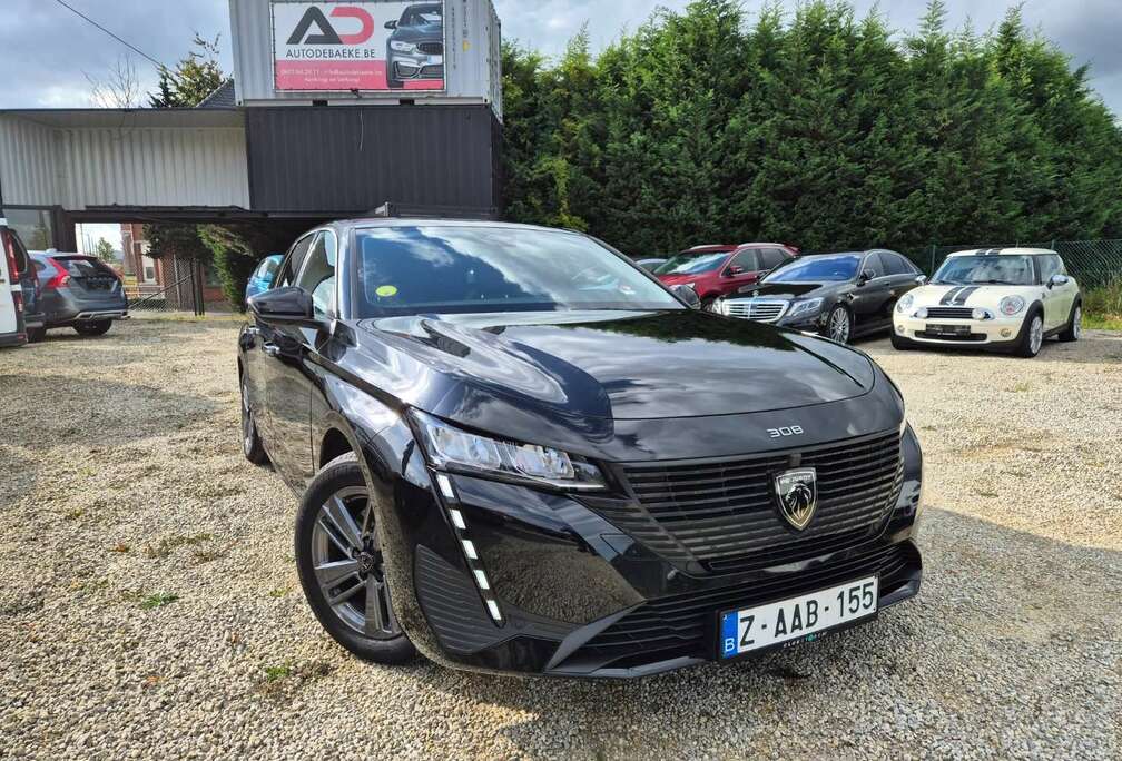 Peugeot LED / APPLE ANDROID AUTO / TREKHAAK / PDC / NAVI