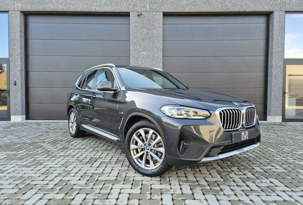 BMW xDrive30e -Trekhaak-360 cam-PANO-HUD-Keyless-Leder