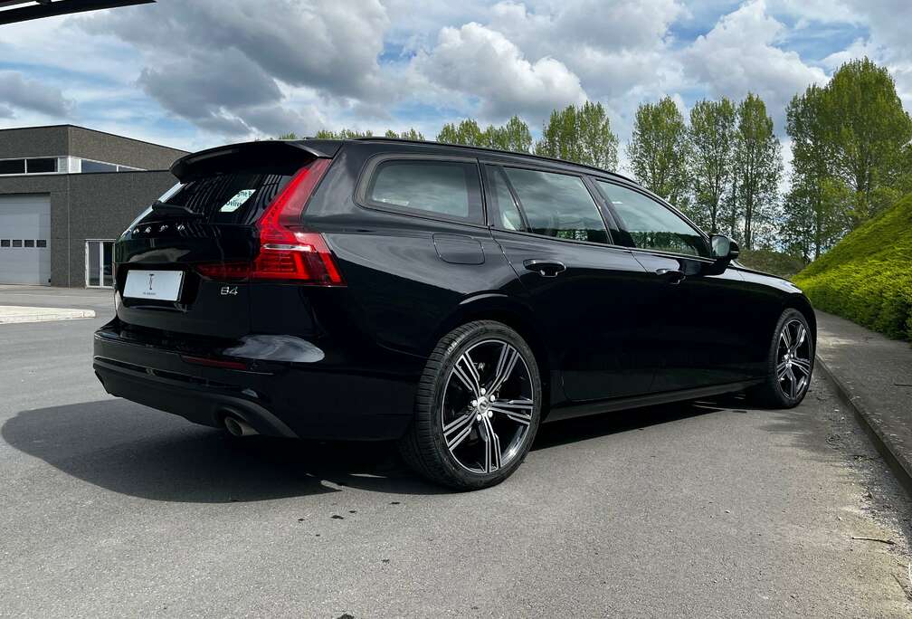 Volvo 2.0 B4 Momentum Core Geartronic