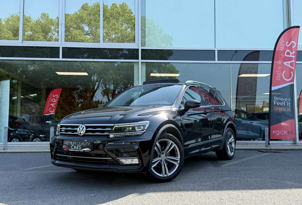 Volkswagen R-LINE / PANORAMISCH DAK / ADAPTIVE CRUISECONTROL / CARPLAY /  TREKHAAK /