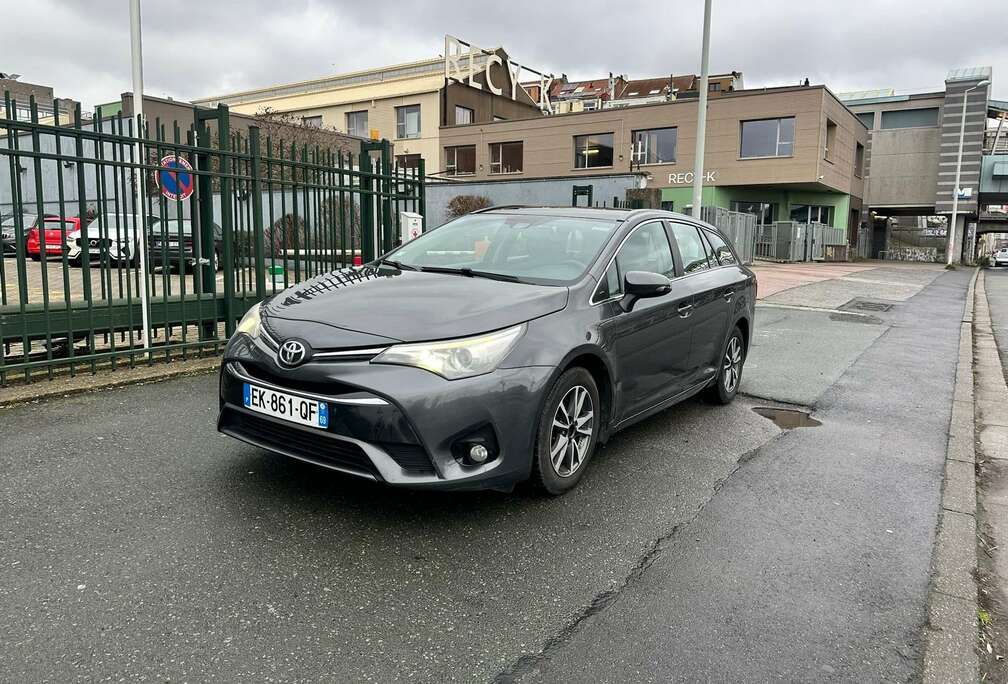Toyota Avensis SW 1.6 D-4D Comfort dépôt de vente