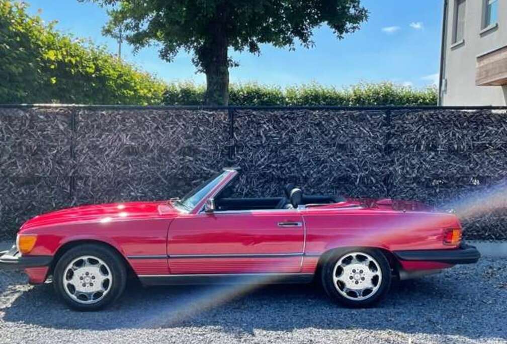 Mercedes-Benz R 107 Roadster Oldtimer  Bobby Ewing Look