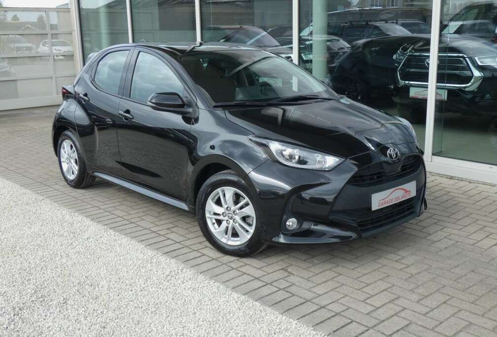 Toyota Hybrid Dynamic +Apple carplay +Android auto +Parkeercamera +Lichtmetalen velgen +Mistlampen voor *2024*