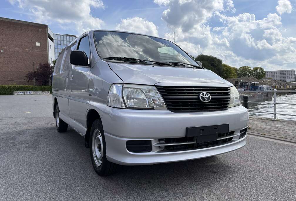 Toyota 2.5 Turbo D-4D LX