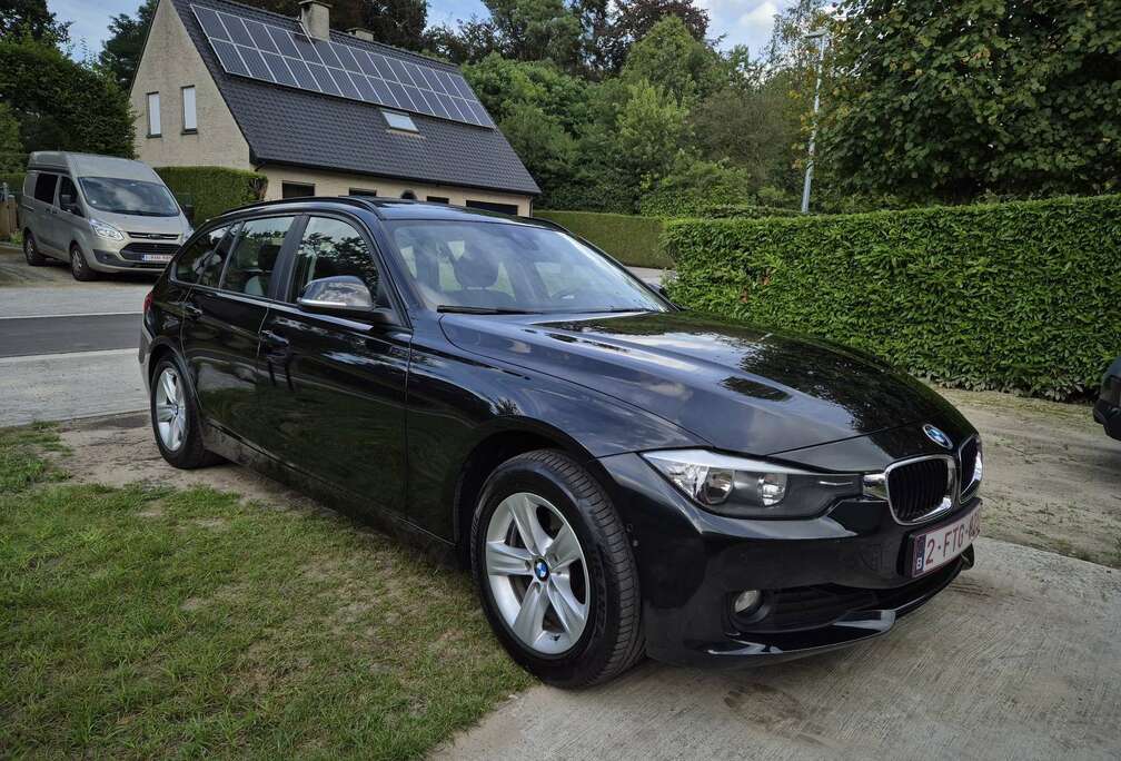 BMW 318d Touring X-Drive