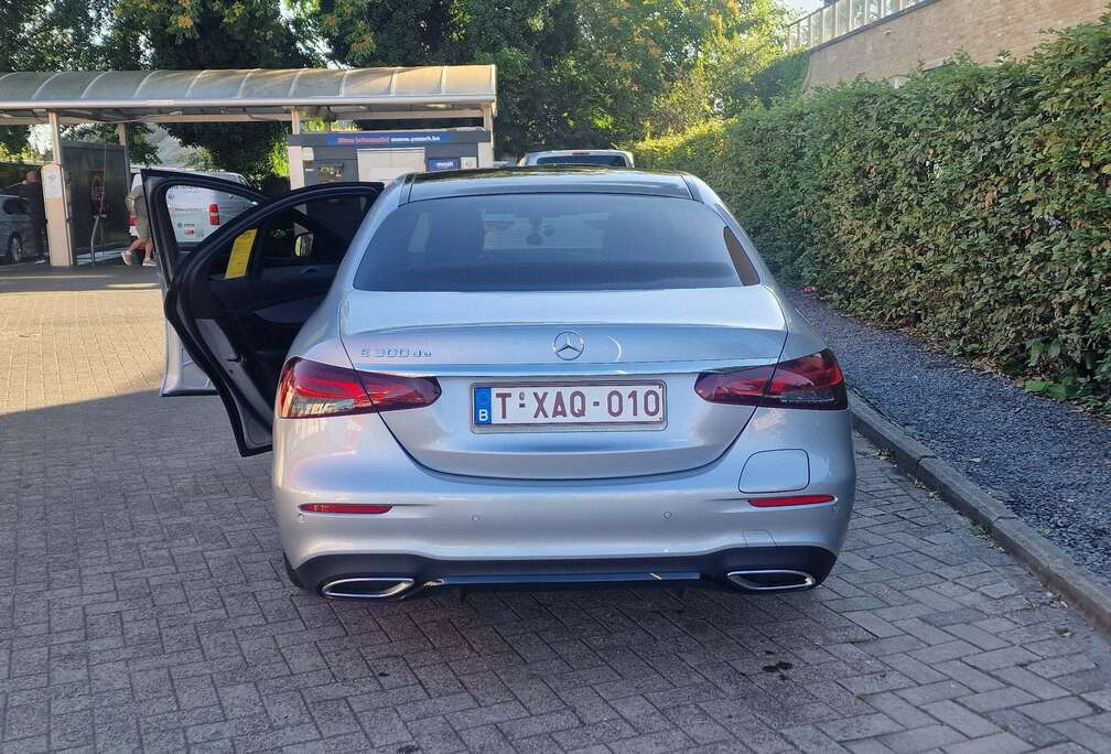 Mercedes-Benz E 300 de 4Matic 9G-TRONIC